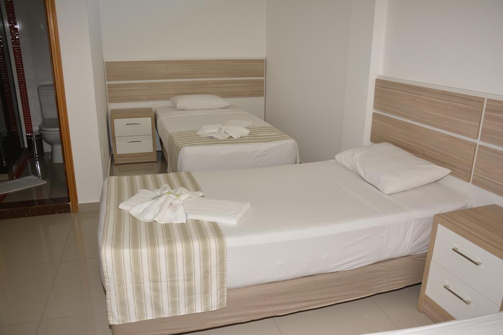 Hotel Salzburgo Ciudad del Este Ruang foto