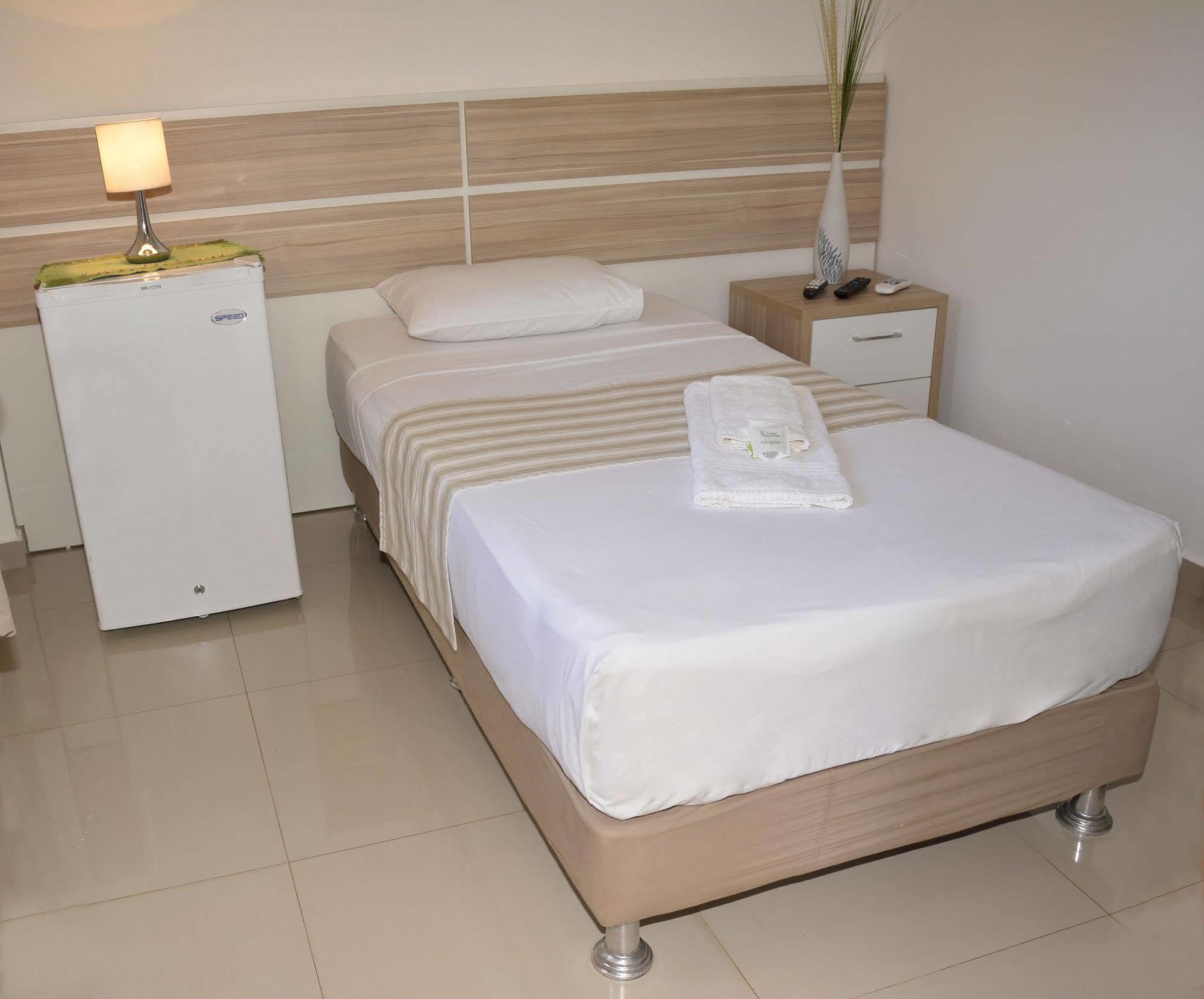Hotel Salzburgo Ciudad del Este Bagian luar foto