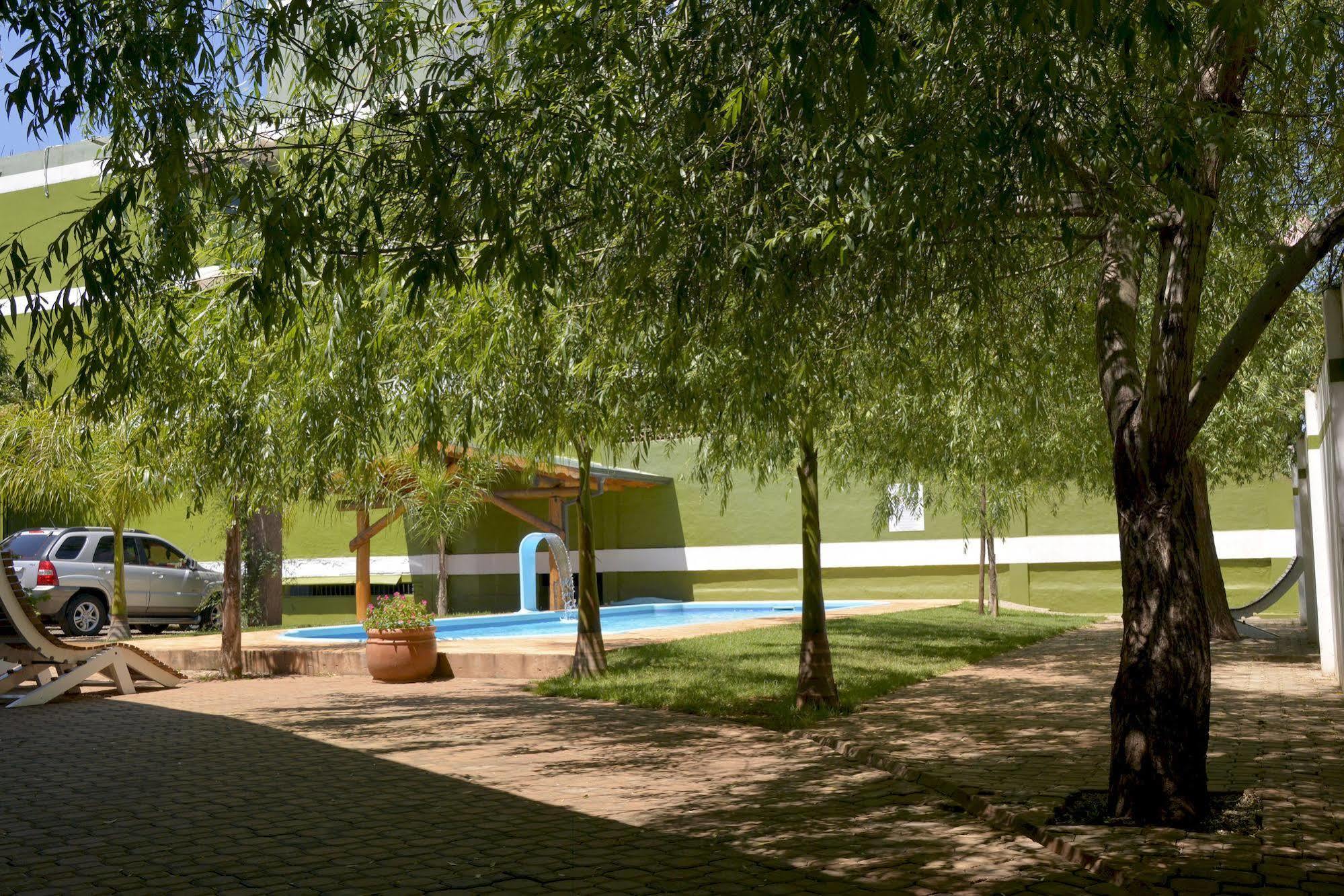 Hotel Salzburgo Ciudad del Este Bagian luar foto