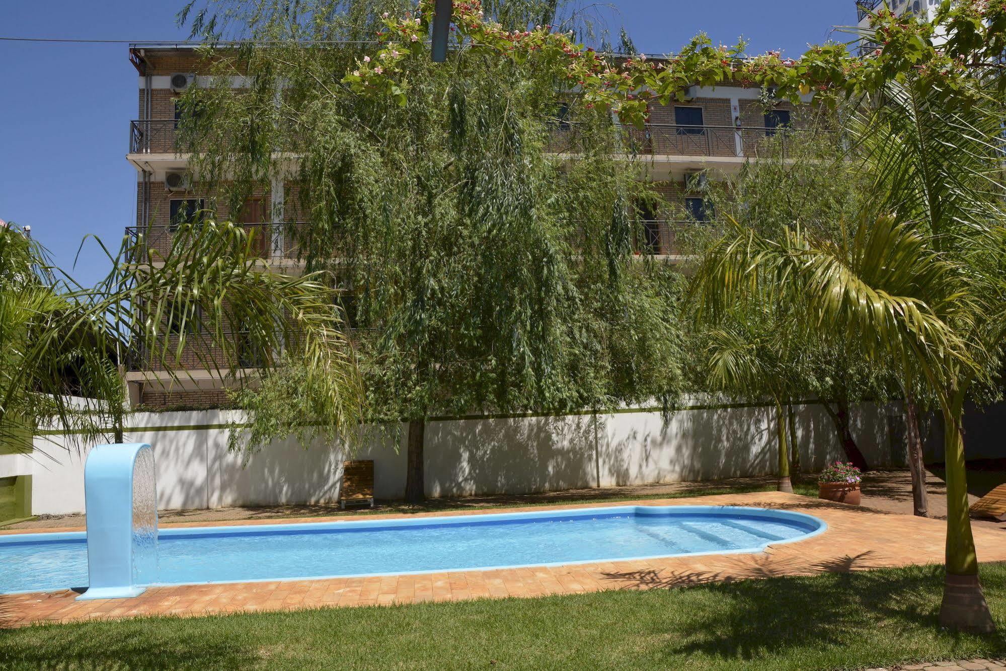 Hotel Salzburgo Ciudad del Este Bagian luar foto