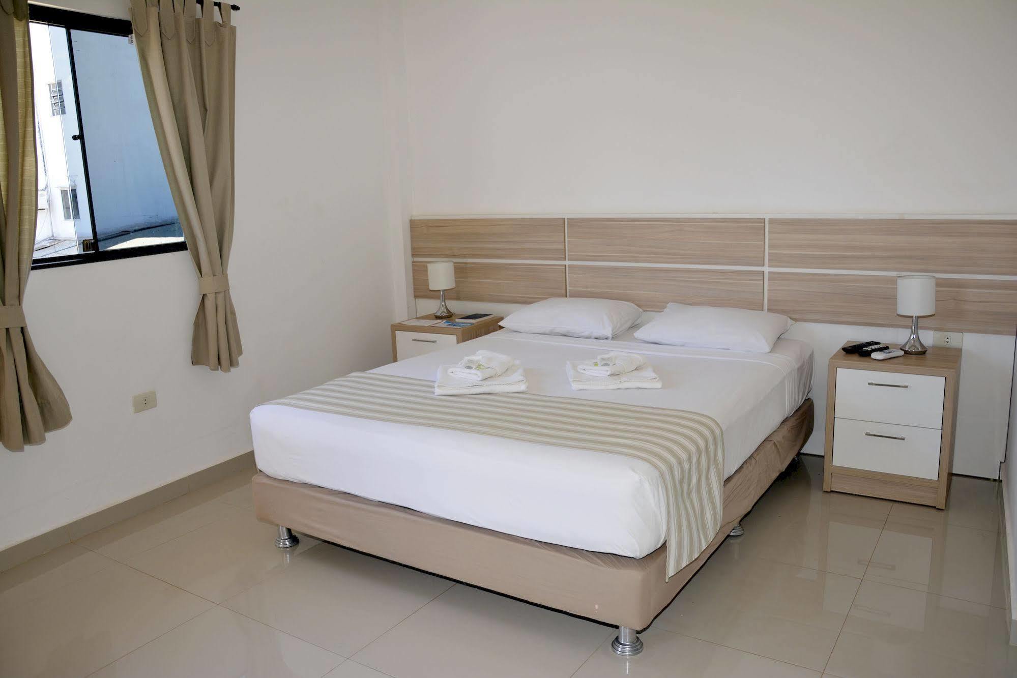 Hotel Salzburgo Ciudad del Este Bagian luar foto